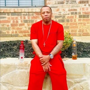 Meet your Posher, Derrick